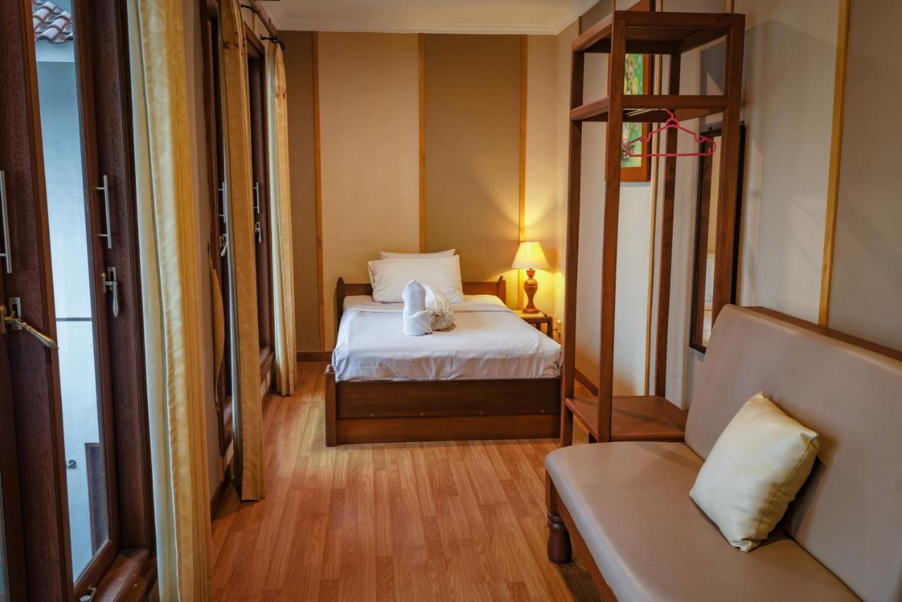 Family Hotel Gradia 2 Batu  Eksteriør billede