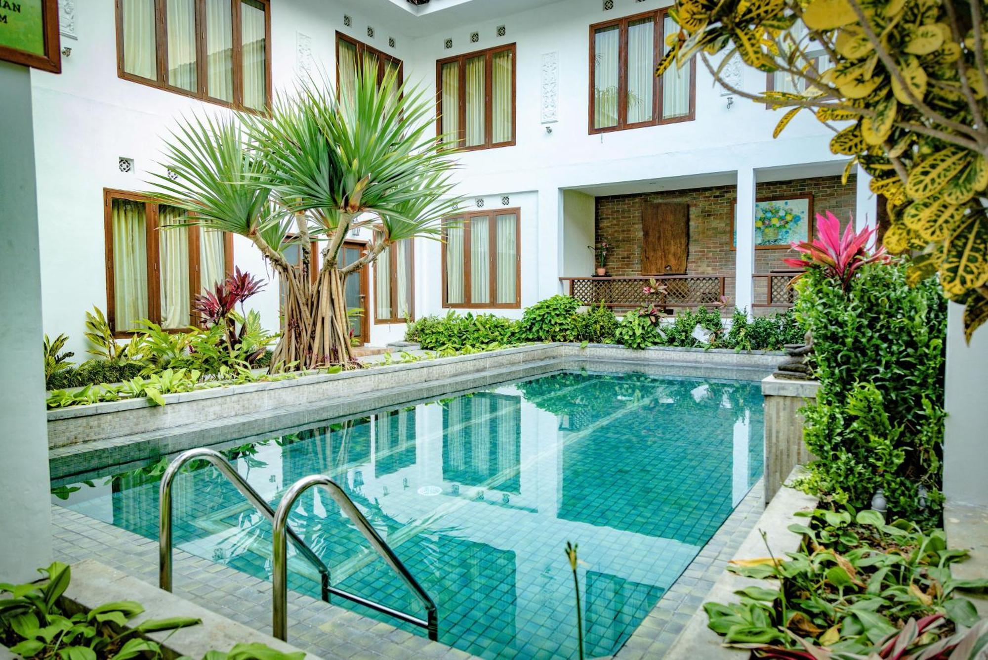 Family Hotel Gradia 2 Batu  Eksteriør billede