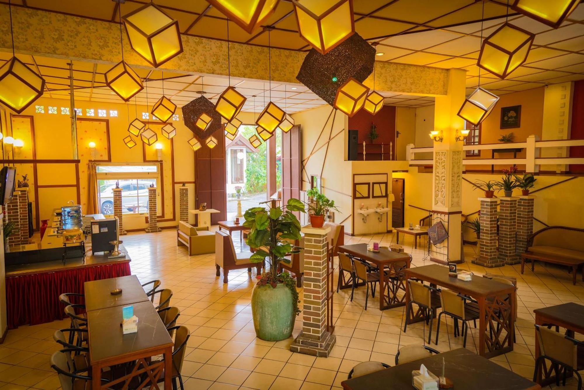 Family Hotel Gradia 2 Batu  Eksteriør billede