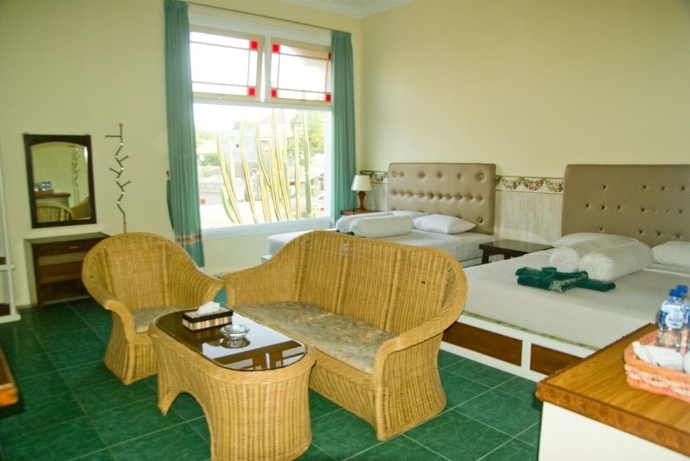 Family Hotel Gradia 2 Batu  Eksteriør billede