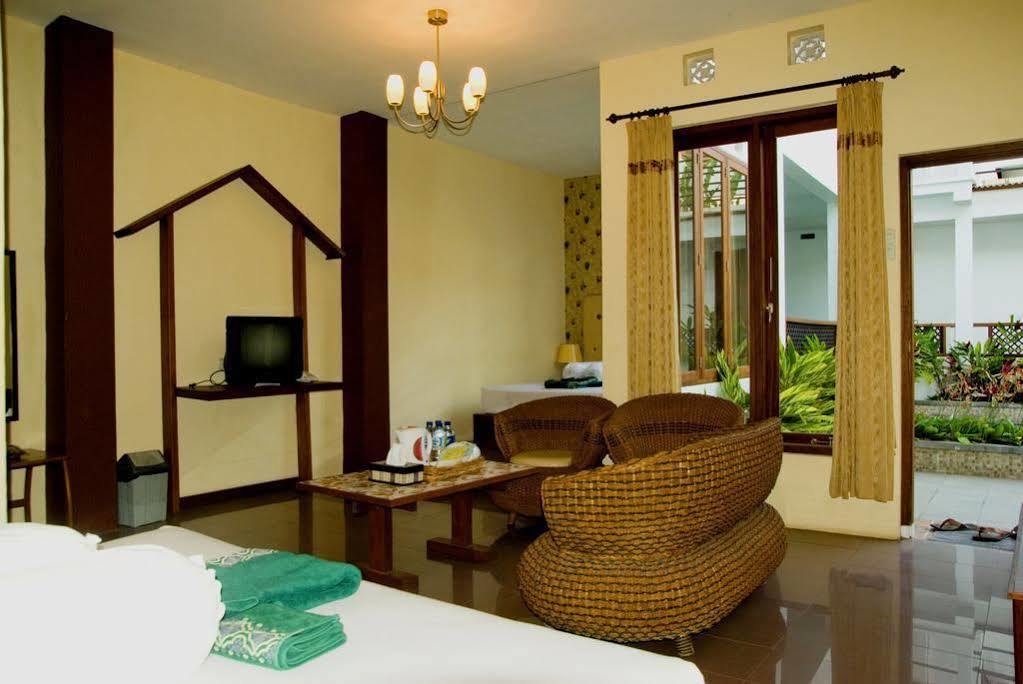 Family Hotel Gradia 2 Batu  Eksteriør billede